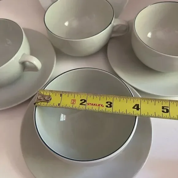 Royal Copenhagen set for 4 cups & saucers 3074 design from 1963 by Goethe Meyer